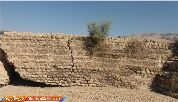 زلزله بخش هایی از بنای ثبت ملی امام زاده قطب الدین در اندیکا را تخریب کرد