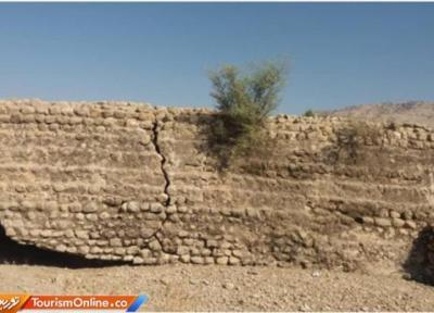 زلزله بخش هایی از بنای ثبت ملی امام زاده قطب الدین در اندیکا را تخریب کرد