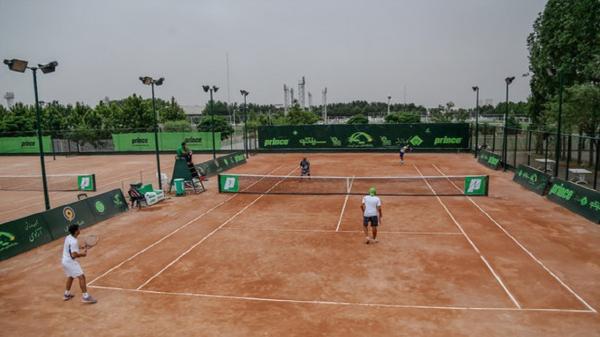 ضیا آذری: فدراسیون تنیس با مشکل نداشتن زمین اختصاصی روبرو است
