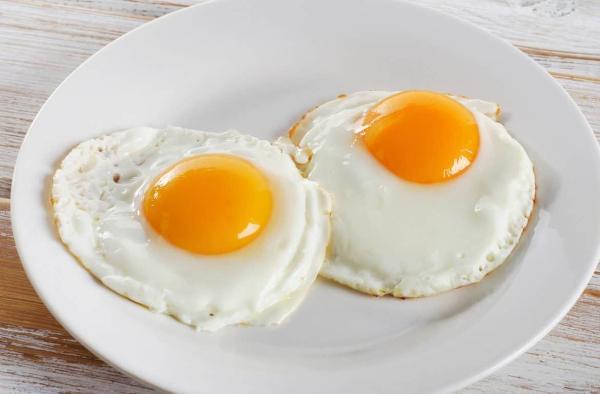 مضرات خوردن روزانه بیش از یک تخم مرغ